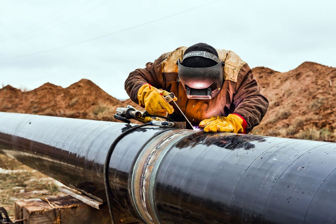 Welding works on gas pipeline